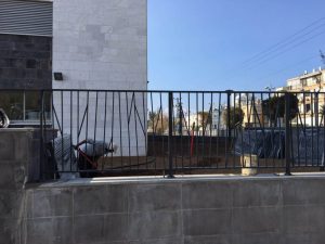 מעקות ברזל למרפסות: מעקה ברזל למרפסת לבטיחות | מסגריית המושב